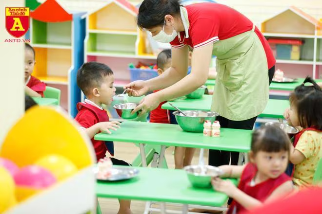 Giáo viên mầm non, tiểu học ngoài công lập khó khăn do Covid-19 được hỗ trợ 3,7 triệu đồng Giáo viên mầm non, tiểu học ngoài công lập khó khăn do Covid-19 được hỗ trợ 3,7 triệu đồng