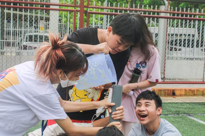 Nhiều hoạt động tại trại hè được tổ chức theo chủ đề môi trường, nghệ thuật... phát huy tính sáng tạo của trẻ em lứa tuổi 7-13 tuổi Nhiều hoạt động tại trại hè được tổ chức theo chủ đề môi trường, nghệ thuật... phát huy tính sáng tạo của trẻ em lứa tuổi 7-13 tuổi