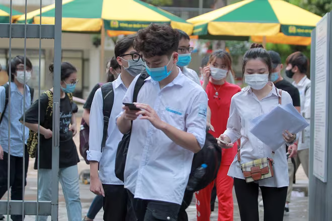 Ngày 7-8/4, học sinh lớp 12 các trường THPT Hà Nội sẽ làm 4 bài kiểm tra khảo sát dựa theo đề thi tốt nghiệp THPT Ngày 7-8/4, học sinh lớp 12 các trường THPT Hà Nội sẽ làm 4 bài kiểm tra khảo sát dựa theo đề thi tốt nghiệp THPT