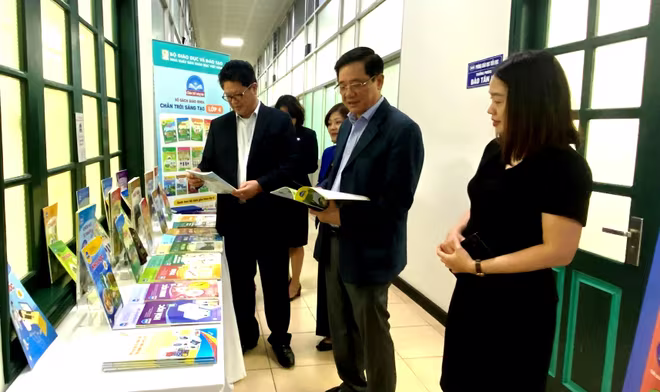 Bộ GD-ĐT đang thực hiện thẩm định nốt SGK của các lớp cuối cùng theo chương trình giáo dục phổ thông 2018 Bộ GD-ĐT đang thực hiện thẩm định nốt SGK của các lớp cuối cùng theo chương trình giáo dục phổ thông 2018