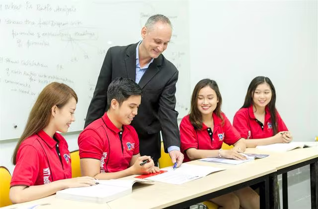 Nhiều thuận lợi cho người muốn cấp đổi văn bằng chứng chỉ nước ngoài theo dịch vụ trực tuyến công Nhiều thuận lợi cho người muốn cấp đổi văn bằng chứng chỉ nước ngoài theo dịch vụ trực tuyến công