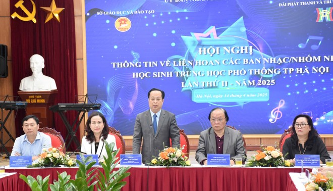 Giám đốc Sở GD-ĐT Hà Nội Trần Thế Cương phát biểu khai mạc