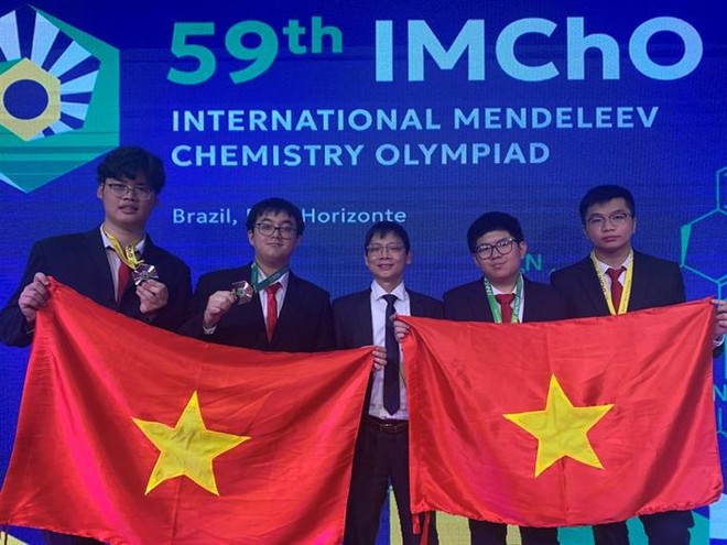 Cả 4 học sinh đội tuyển Olympic Hoá học quốc tế tham dự đều xuất sắc giành được huy chương.