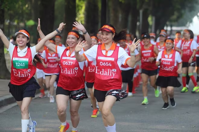 Giải chạy nhằm nhằm khuyến khích xây dựng lối sống lành mạnh, môi trường sống và làm việc không khói thuốc