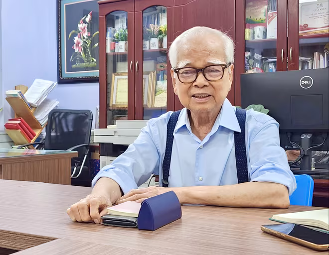 Thầy Nguyễn Văn Hòa, công dân Thủ đô ưu tú năm 2025 khẳng định, nghề giáo vừa vinh quang vừa nhiều gian nan, nhưng đó là nghề cao quý nhất