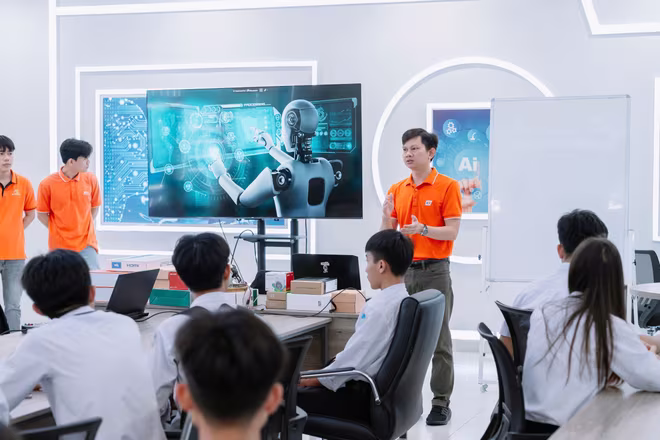 Theo FPTU, việc mở các chuyên ngành mới nhằm bảo đảm sinh viên học đúng năng lực thị trường tương lai sẽ đòi hỏi.