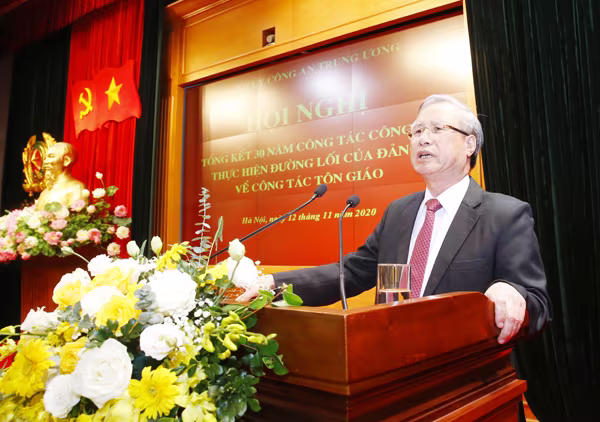 Đồng chí Trần Quốc Vượng, Ủy viên Bộ Chính trị, Thường trực Ban Bí thư phát biểu chỉ đạo hội nghị