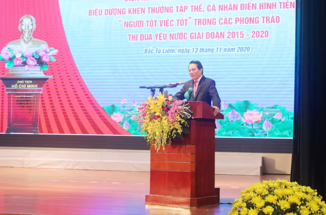 Đồng chí Hoàng Trọng Quyết Ủy viên Ban Thường vụ Thành ủy, Chủ nhiệm Ủy ban kiểm tra Thành ủy Hà Nội phát biểu tại Hội nghị Đồng chí Hoàng Trọng Quyết Ủy viên Ban Thường vụ Thành ủy, Chủ nhiệm Ủy ban kiểm tra Thành ủy Hà Nội phát biểu tại Hội nghị