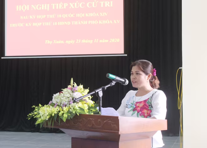 Cử tri Lê Thị Huệ kiến nghị về vấn đề an toàn giao thông Cử tri Lê Thị Huệ kiến nghị về vấn đề an toàn giao thông