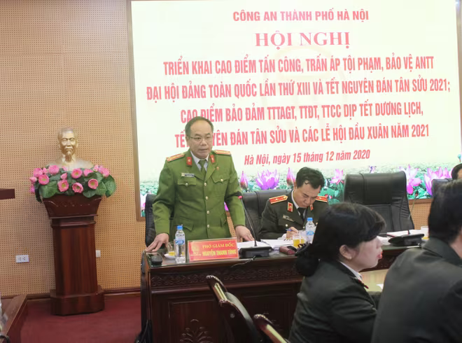 Đại tá Nguyễn Thanh Tùng, Phó Giám đốc CATP giao nhiệm vụ thực hiện cao điểm cho các đơn vị thuộc khối cảnh sát phòng chống tội phạm Đại tá Nguyễn Thanh Tùng, Phó Giám đốc CATP giao nhiệm vụ thực hiện cao điểm cho các đơn vị thuộc khối cảnh sát phòng chống tội phạm