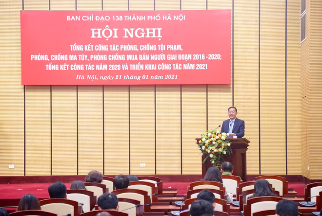 Ông Lê Hồng Sơn, Ủy viên Ban Thường vụ Thành ủy, Phó Chủ tịch Thường trực UBND thành phố, Trưởng ban Chỉ đạo 138 thành phố chủ trì hội nghị Ông Lê Hồng Sơn, Ủy viên Ban Thường vụ Thành ủy, Phó Chủ tịch Thường trực UBND thành phố, Trưởng ban Chỉ đạo 138 thành phố chủ trì hội nghị