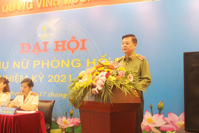 Thiếu tướng Đào Thanh Hải, Phó Bí thư Đảng ủy, Phó Giám đốc CATP phát biểu chỉ đạo tại Đại hội Thiếu tướng Đào Thanh Hải, Phó Bí thư Đảng ủy, Phó Giám đốc CATP phát biểu chỉ đạo tại Đại hội