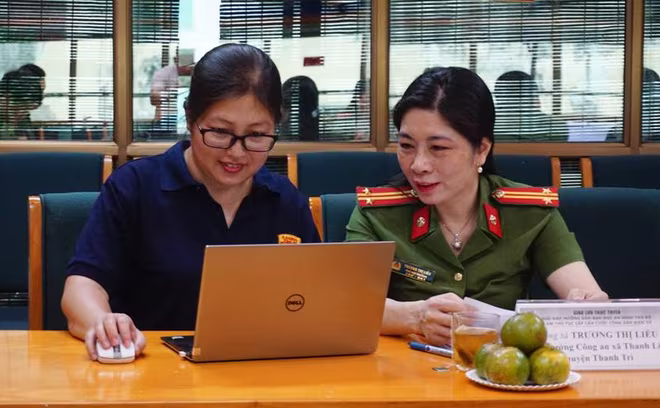 Trung tá Trương Thị Liễu tham gia giao lưu trực tuyến Trung tá Trương Thị Liễu tham gia giao lưu trực tuyến