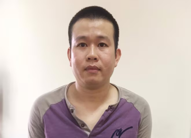 "Giám đốc" lừa đảo chiếm đoạt số tiền hơn 1,3 tỷ đồng của hàng chục bị hại "Giám đốc" lừa đảo chiếm đoạt số tiền hơn 1,3 tỷ đồng của hàng chục bị hại