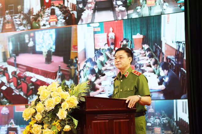 Trung tướng Phạm Quốc Cương, Tư lệnh Bộ Tư lệnh Cảnh sát cơ động phát lệnh ra quân Trung tướng Phạm Quốc Cương, Tư lệnh Bộ Tư lệnh Cảnh sát cơ động phát lệnh ra quân