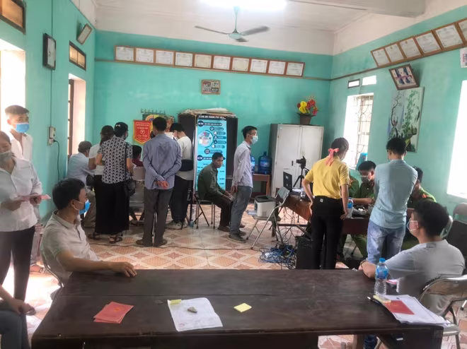 CAH Phú Xuyên cũng bố trí 6 điểm cấp CCCD lưu động trên địa bàn cùng điểm bầu cử CAH Phú Xuyên cũng bố trí 6 điểm cấp CCCD lưu động trên địa bàn cùng điểm bầu cử