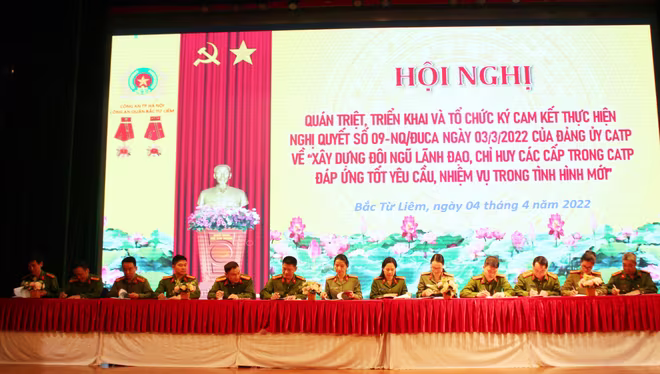 Chỉ huy các đội nghiệp vụ ký cam kết thực hiện Nghị quyết 09 của Đảng ủy CATP Chỉ huy các đội nghiệp vụ ký cam kết thực hiện Nghị quyết 09 của Đảng ủy CATP