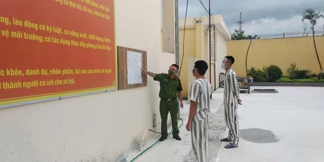 Công khai minh bạch quy trình xét đặc xá tại Trại tạm giam số 2 CATP Hà Nội Công khai minh bạch quy trình xét đặc xá tại Trại tạm giam số 2 CATP Hà Nội