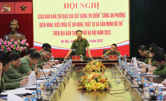 Thiếu tướng Nguyễn Hồng Ky, Phó Giám đốc CATP chủ trì hội nghị giao ban Thiếu tướng Nguyễn Hồng Ky, Phó Giám đốc CATP chủ trì hội nghị giao ban