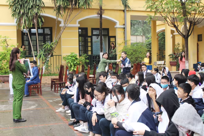 Thông qua hình ảnh trực quan bằng câu hỏi, các học sinh cấp THCS đã có thêm nhận thức về các loại ma túy mới