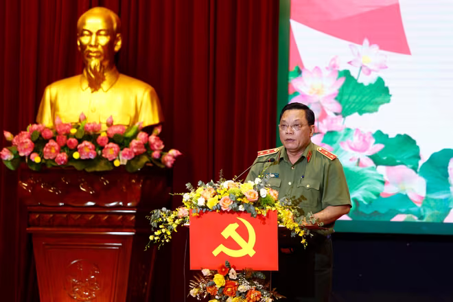 Trung tướng Nguyễn Hải Trung, Ủy viên Ban Thường vụ Thành ủy, Bí thư Đảng ủy, Giám đốc CATP phát biểu tổng kết hội thi Trung tướng Nguyễn Hải Trung, Ủy viên Ban Thường vụ Thành ủy, Bí thư Đảng ủy, Giám đốc CATP phát biểu tổng kết hội thi