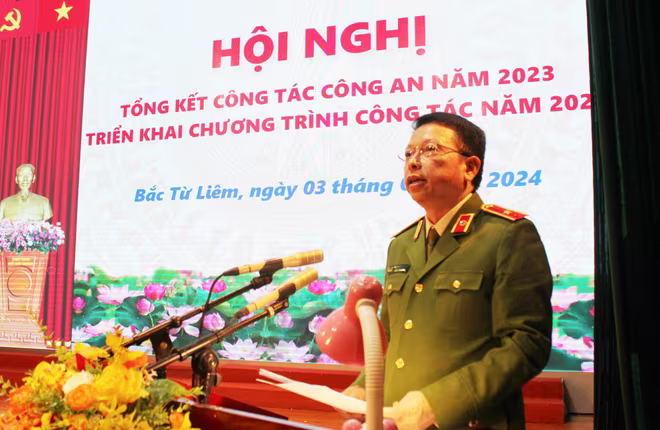 Thiếu tướng Nguyễn Hồng Ky, Phó Giám đốc CATP phát biểu chỉ đạo tại hội nghị Thiếu tướng Nguyễn Hồng Ky, Phó Giám đốc CATP phát biểu chỉ đạo tại hội nghị