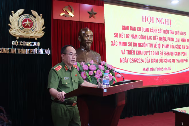 Thiếu tướng Nguyễn Thanh Tùng, Phó Giám đốc CATP, Thủ trưởng Cơ quan CSĐT CATP phát biểu tại hội nghị Thiếu tướng Nguyễn Thanh Tùng, Phó Giám đốc CATP, Thủ trưởng Cơ quan CSĐT CATP phát biểu tại hội nghị