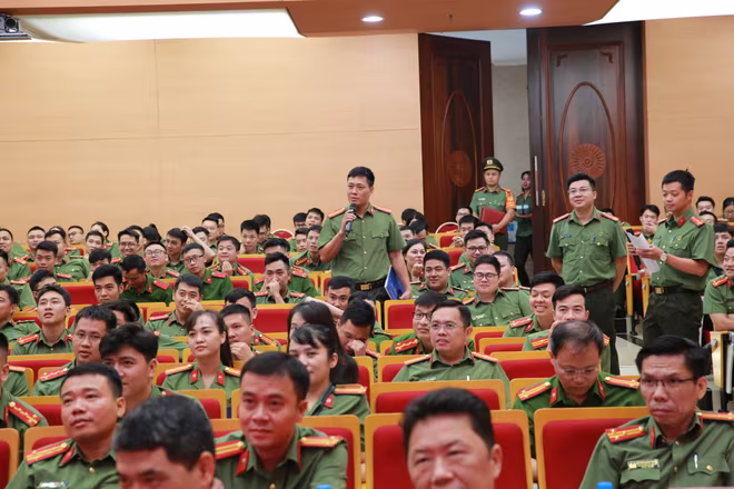 Trao đổi sinh động liên quan đến Kế hoạch chuyên án CM12