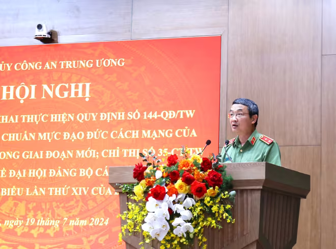 Trung tướng Nguyễn Ngọc Toàn, Cục trưởng Cục Công tác Đảng và công tác chính trị quán triệt Quy định số 144-QĐ/TW ngày 9/5/2024 của Bộ Chính trị Trung tướng Nguyễn Ngọc Toàn, Cục trưởng Cục Công tác Đảng và công tác chính trị quán triệt Quy định số 144-QĐ/TW ngày 9/5/2024 của Bộ Chính trị