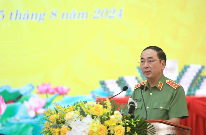 Thượng tướng, PGS.TS Trần Quốc Tỏ, Ủy viên Trung ương Đảng, Phó Bí thư Đảng ủy Công an Trung ương, Thứ trưởng Bộ Công an công bố Thư của Tổng Bí thư, Chủ tịch nước Tô Lâm gửi Hội thảo Thượng tướng, PGS.TS Trần Quốc Tỏ, Ủy viên Trung ương Đảng, Phó Bí thư Đảng ủy Công an Trung ương, Thứ trưởng Bộ Công an công bố Thư của Tổng Bí thư, Chủ tịch nước Tô Lâm gửi Hội thảo