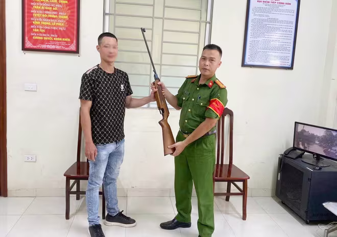 CAP Mỹ Đình 1 tiếp nhận vũ khí do nhân dân tự nguyện giao nộp CAP Mỹ Đình 1 tiếp nhận vũ khí do nhân dân tự nguyện giao nộp