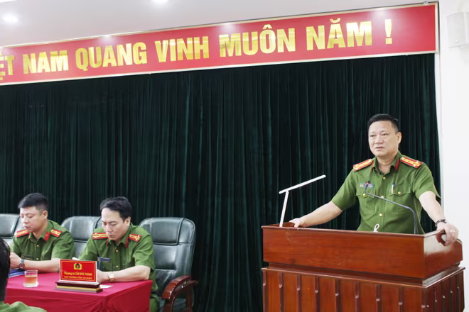 Đại tá Trần Văn Hóa, Trưởng CAQ Nam Từ Liêm kêu gọi CBCS CAQ ủng hộ người dân bị ảnh hưởng bão lụt