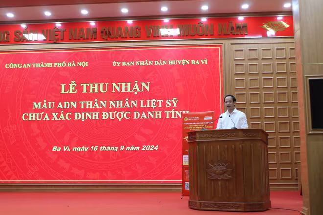 Ông Nguyễn Đức Anh, Phó Chủ tịch UBND huyện Ba Vì bày tỏ cảm ơn lãnh đạo Bộ Công an và CATP Hà Nội đã lựa chọn huyện Ba Vì để thu nhận mẫu ADN cho thân nhân liệt sỹ