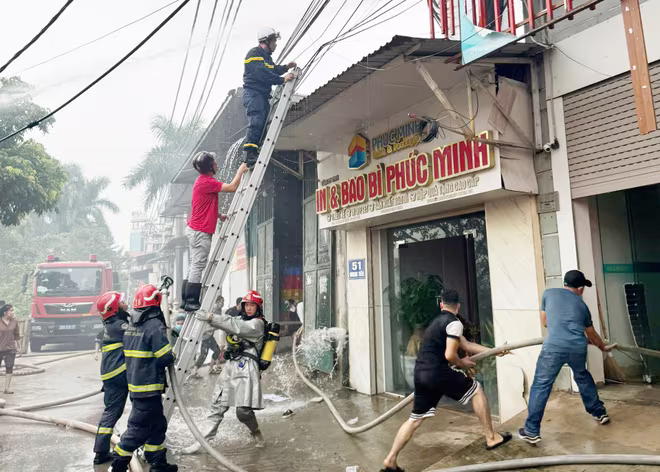 Tiếp cận chữa cháy từ nhiều hướng Tiếp cận chữa cháy từ nhiều hướng