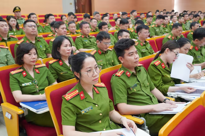 Hội nghị dành cho các cán bộ làm công tác tuyển sinh cấp xã Hội nghị dành cho các cán bộ làm công tác tuyển sinh cấp xã