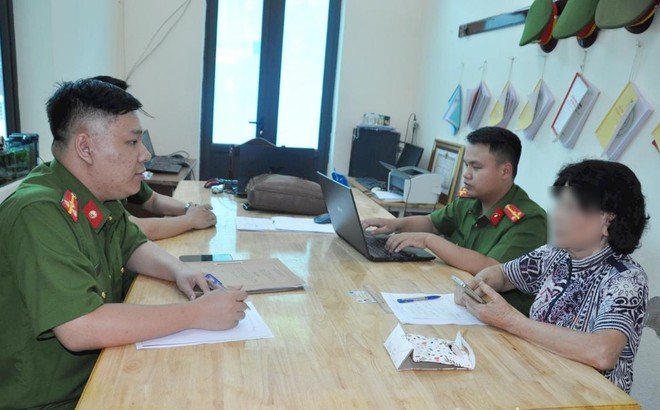 Bà M.H.D trình bày sự việc với cơ quan công an