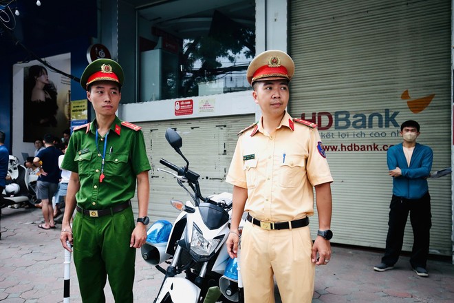 Các lực lượng phối hợp làm nhiệm vụ đảm bảo ANTT mùa thi