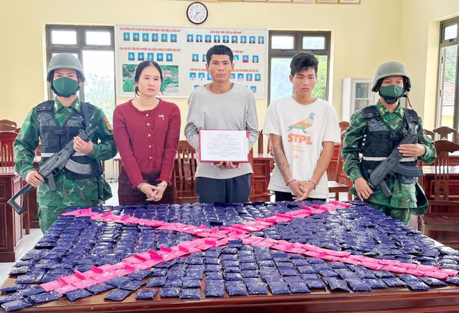 Các đối tượng và tang vật vụ án Các đối tượng và tang vật vụ án