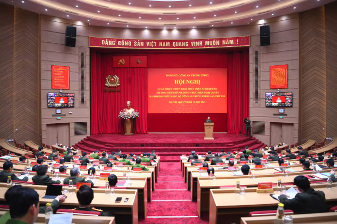 Toàn cảnh hội nghị tại điểm cầu Bộ Công an Toàn cảnh hội nghị tại điểm cầu Bộ Công an