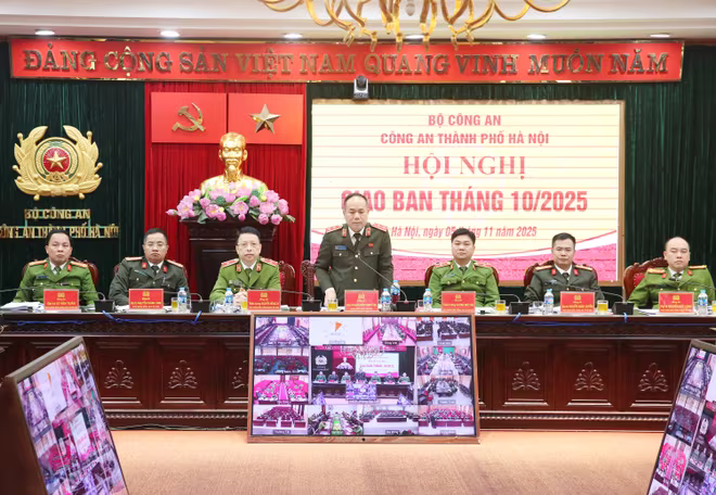 Trung tướng Nguyễn Thanh Tùng, Ủy viên Ban Thường vụ Thành ủy, Bí thư Đảng ủy, Giám đốc CATP Hà Nội chủ trì Hội nghị giao ban tháng 10-2025 Trung tướng Nguyễn Thanh Tùng, Ủy viên Ban Thường vụ Thành ủy, Bí thư Đảng ủy, Giám đốc CATP Hà Nội chủ trì Hội nghị giao ban tháng 10-2025