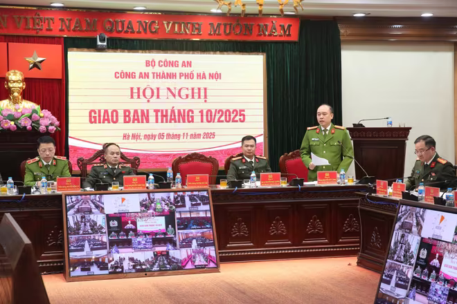 Đại tá Nguyễn Đức Long, Phó Giám đốc CATP phát biểu tại hội nghị Đại tá Nguyễn Đức Long, Phó Giám đốc CATP phát biểu tại hội nghị