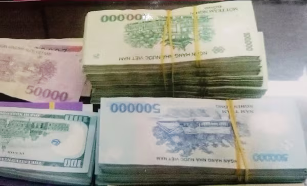 Một phần tang vật vụ án...