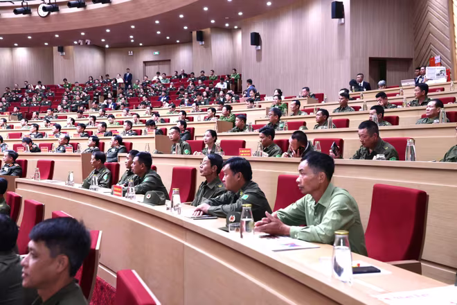 Các đại biểu dự hội nghị