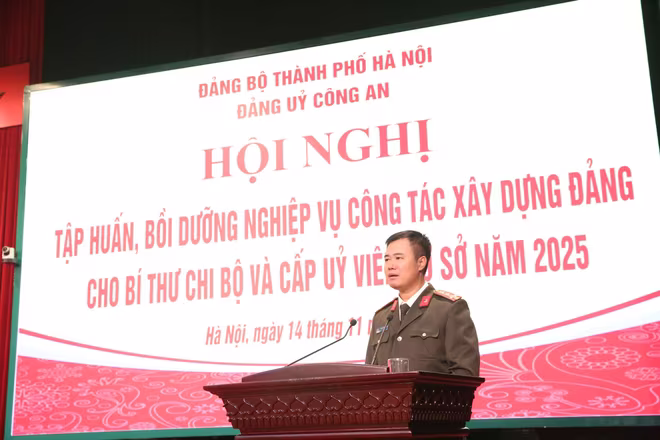 Đại tá Nguyễn Ngọc Quyền, Phó Bí thư Đảng ủy, Chủ nhiệm Ủy ban kiểm tra Đảng ủy, Phó Giám đốc Công an thành phố phát biểu khai mạc hội nghị