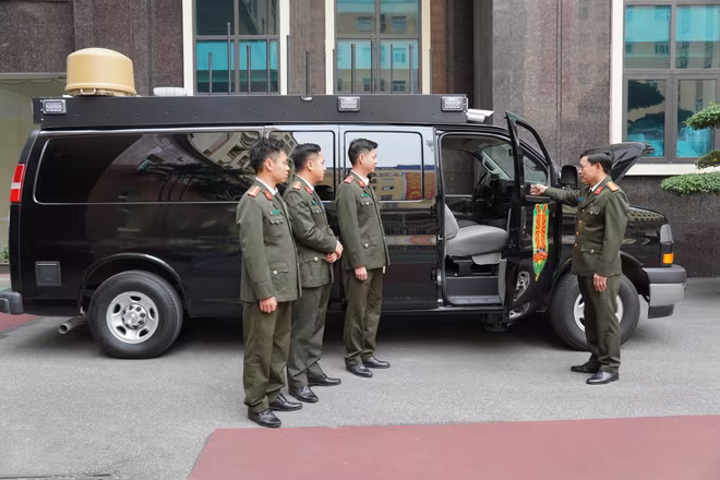 Học viên thực hành vận hành các phương tiện chuyên dụng