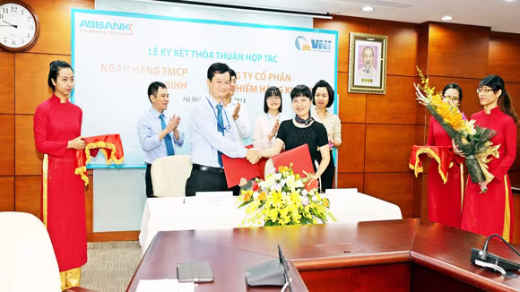 ABBank ký thỏa thuận hợp tác với VNI ảnh 1