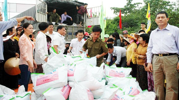 VietinBank ủng hộ đồng bào lũ lụt 4.000 tấn gạo ảnh 1 VietinBank ủng hộ đồng bào lũ lụt 4.000 tấn gạo ảnh 1
