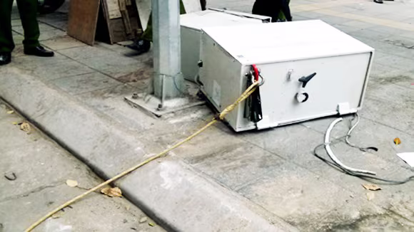 Vì sao kẻ gian không kịp lấy tiền, vụ phá cây ATM ngân hàng Maritime Bank? ảnh 1 Vì sao kẻ gian không kịp lấy tiền, vụ phá cây ATM ngân hàng Maritime Bank? ảnh 1