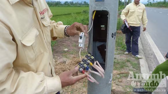 Nổ súng, rượt đuổi ôtô như phim trên Đại lộ Thăng Long ảnh 5