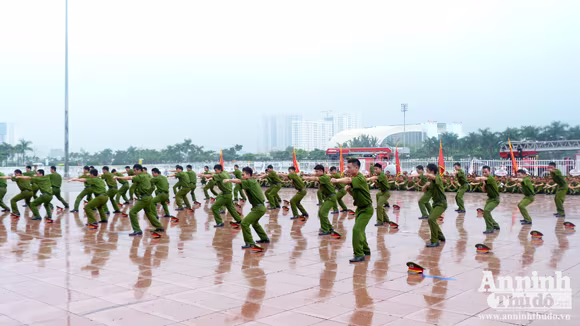 Sở Cảnh sát PCCC Hà Nội: Sôi nổi Hội thi điều lệnh CAND năm 2012 ảnh 4 Sở Cảnh sát PCCC Hà Nội: Sôi nổi Hội thi điều lệnh CAND năm 2012 ảnh 4